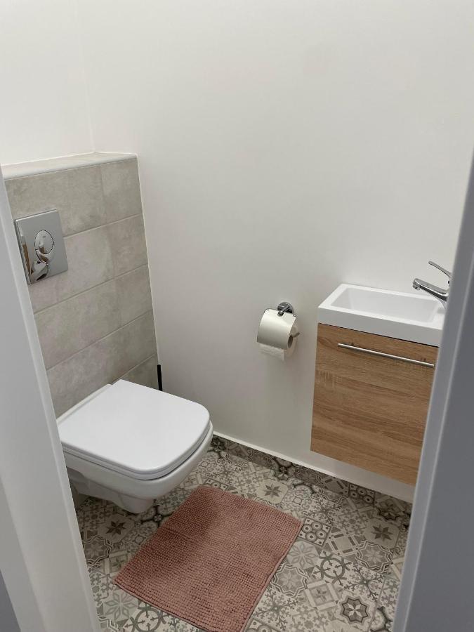 Eden City Home Gyor Bagian luar foto