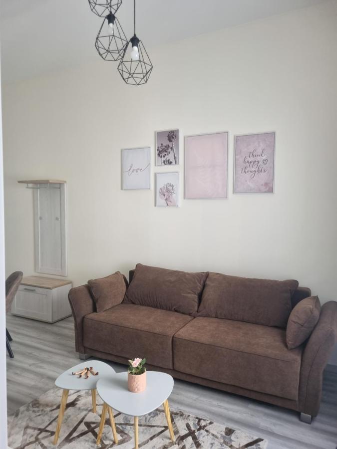 Eden City Home Gyor Bagian luar foto